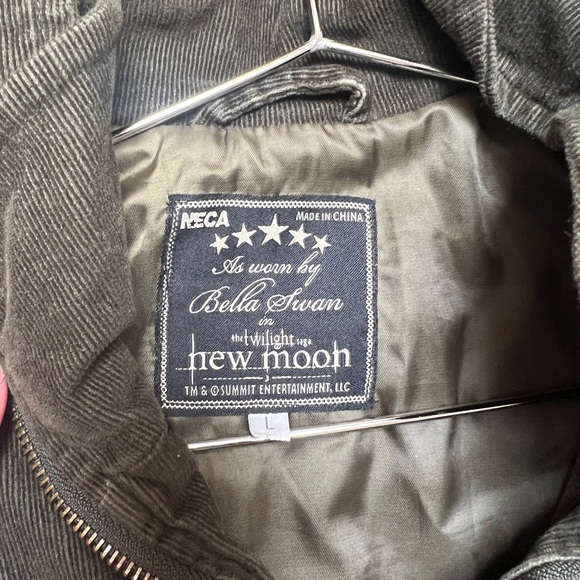 Neca new moon Bella swan green corduroy jacket RARE - great condition - Picture 2 of 6
